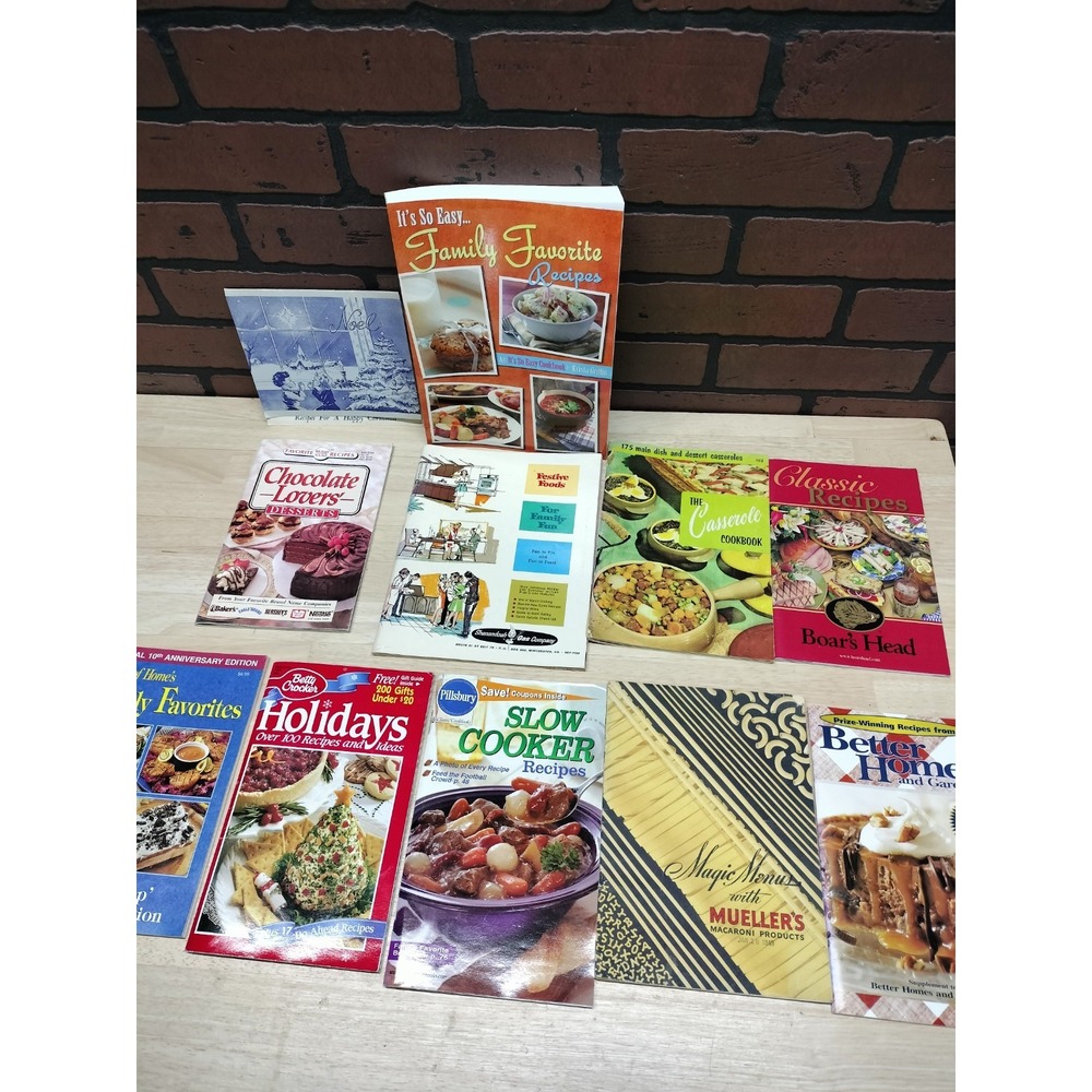 Lot of cooking magazines some vintage